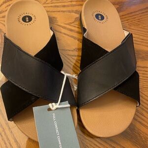 REVITALIGN Black Crisscross Slide Sandals with Tan Footbed